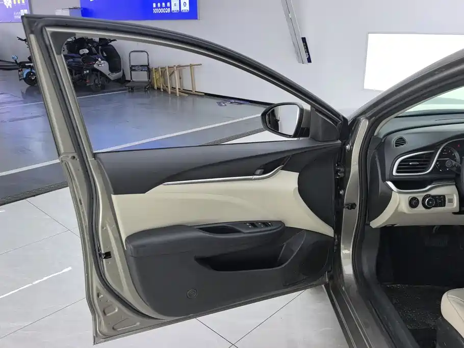 Buick Excelle 2019