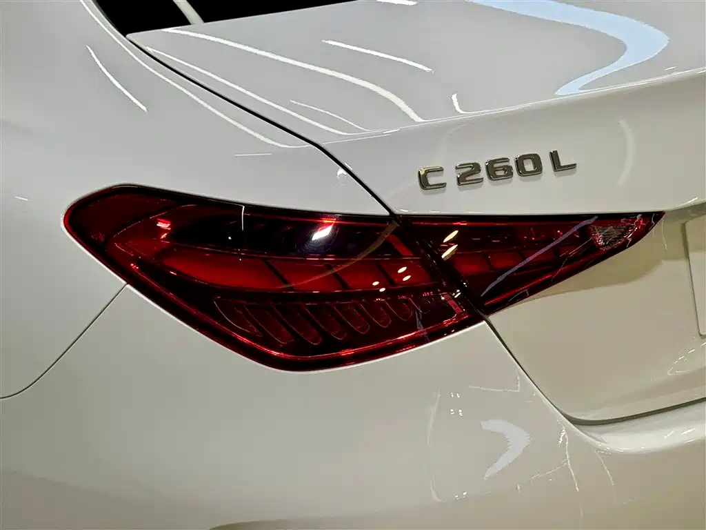 Mercedes-Benz C-Class 2023 — фото 9