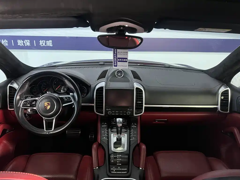 Porsche Cayenne 2017 — фото 11