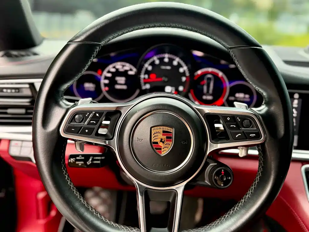 Porsche Panamera 2017 — фото 10