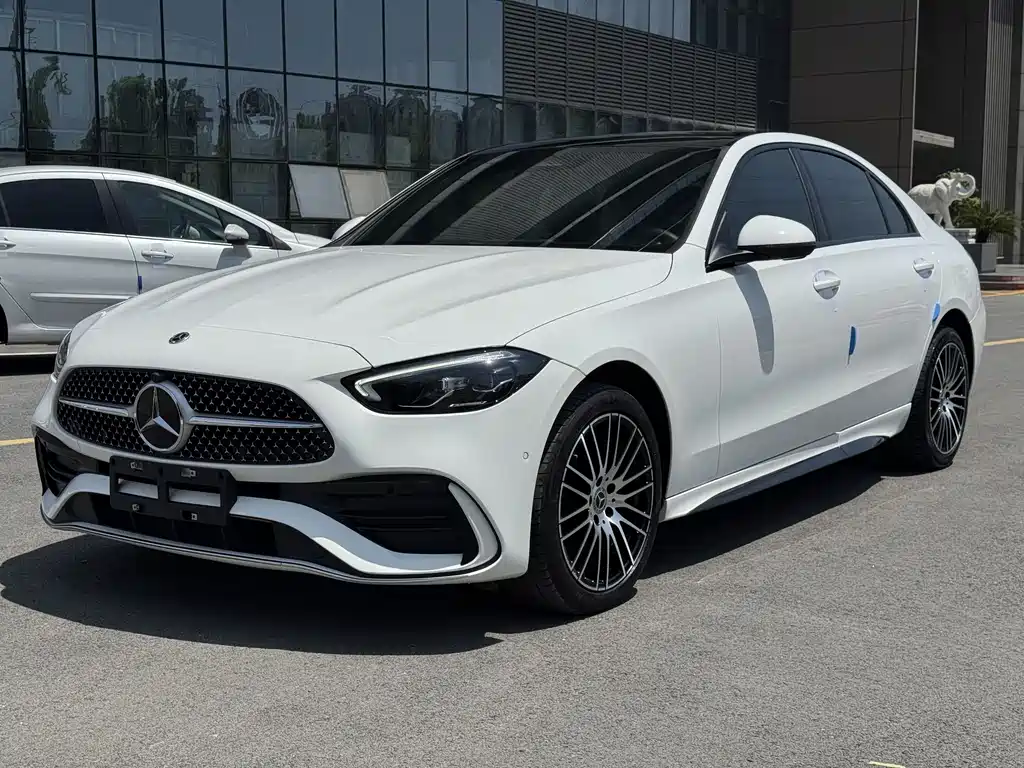 Mercedes-Benz C-Class 2024