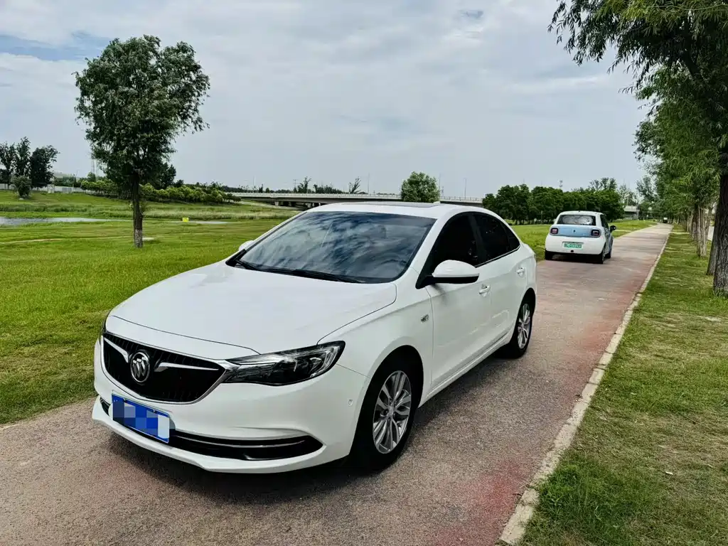 Buick Excelle 2019 — фото 1