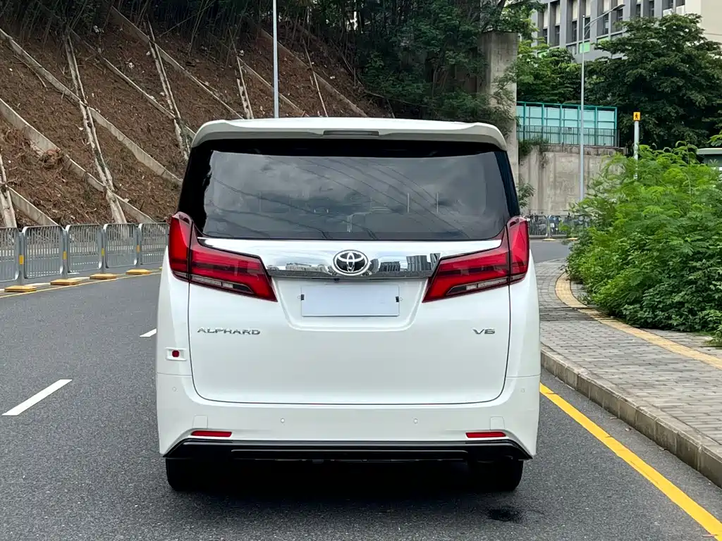 Toyota Alphard 2018