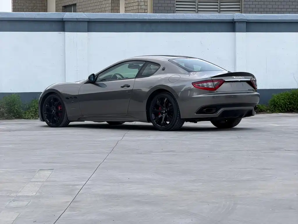 Maserati GranTurismo 2013 — фото 5