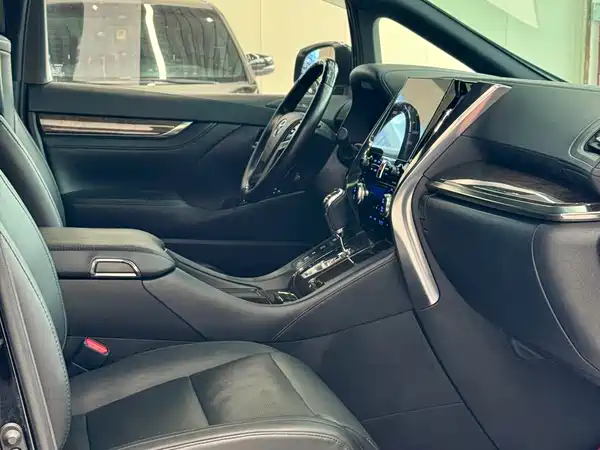 Toyota Alphard 2021