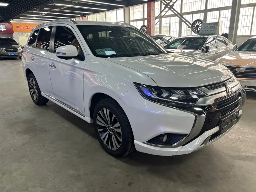 Mitsubishi Outlander 2021