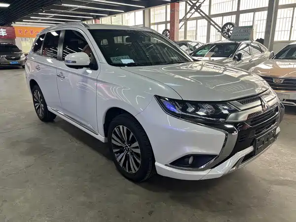 Mitsubishi Outlander 2021