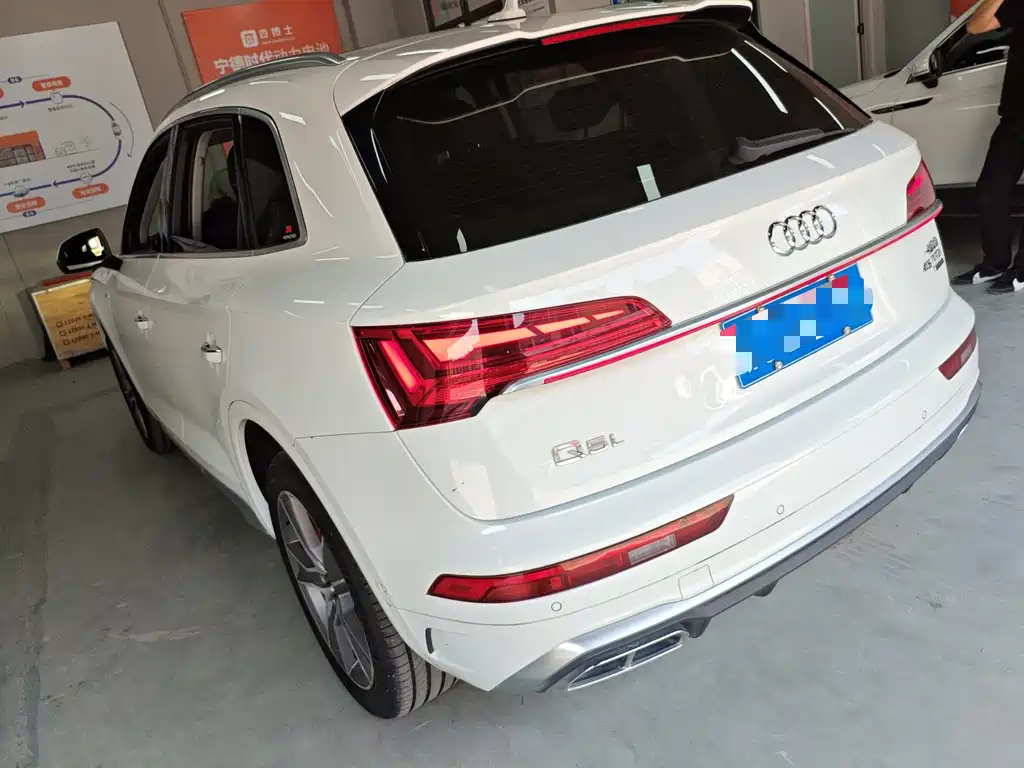 Audi Q5L 2023 — фото 8