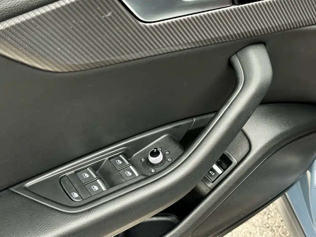 Audi A4L 2022 — фото 12