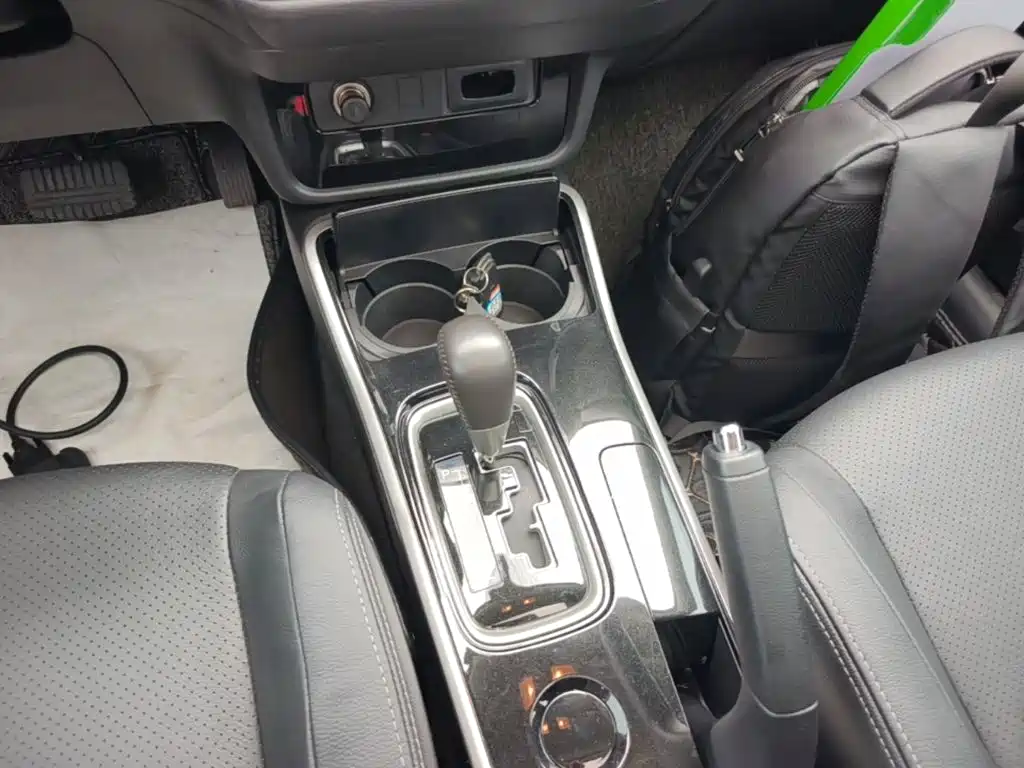 Mitsubishi Outlander 2018 — фото 14