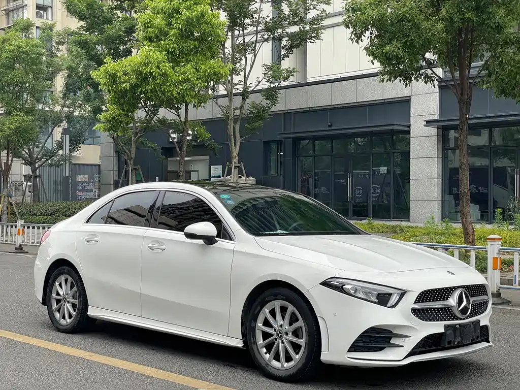Mercedes-Benz A-Class 2020 — фото 3
