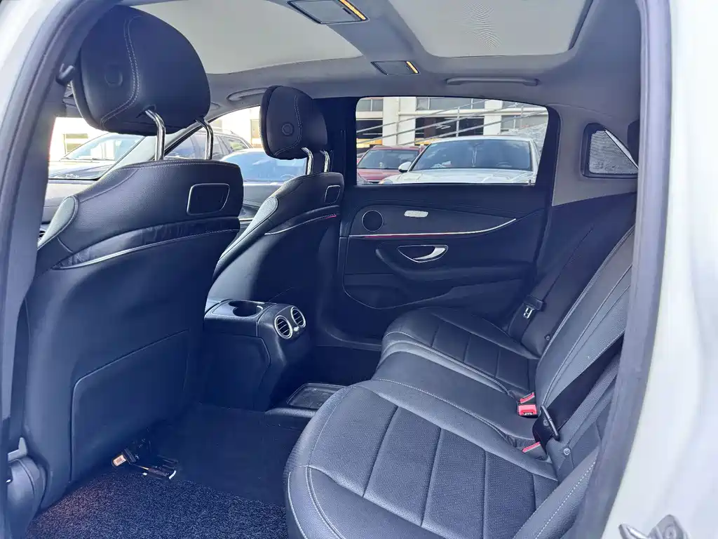 Mercedes-Benz E-Class 2017 — фото 9