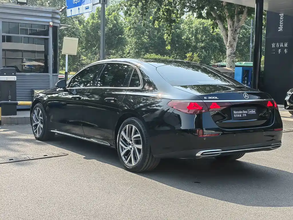 Mercedes-Benz E-Class 2025