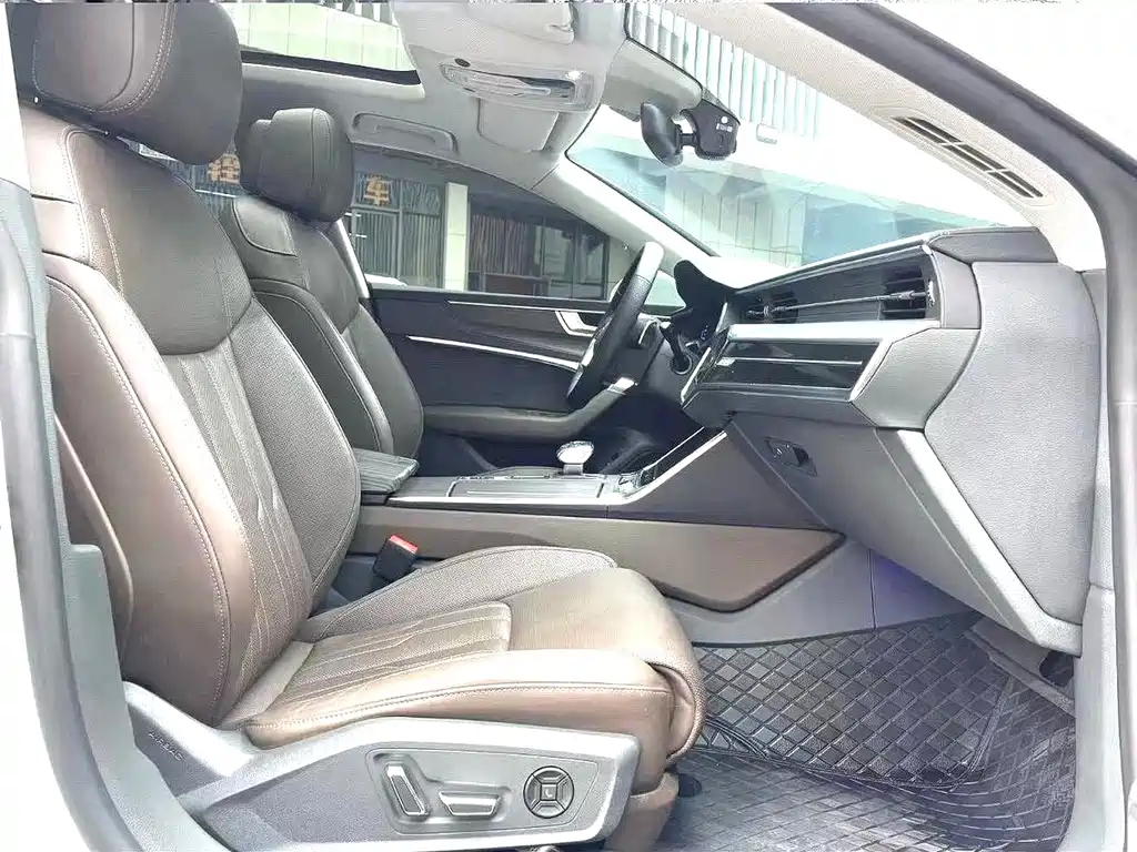 Audi A7L 2021 — фото 6
