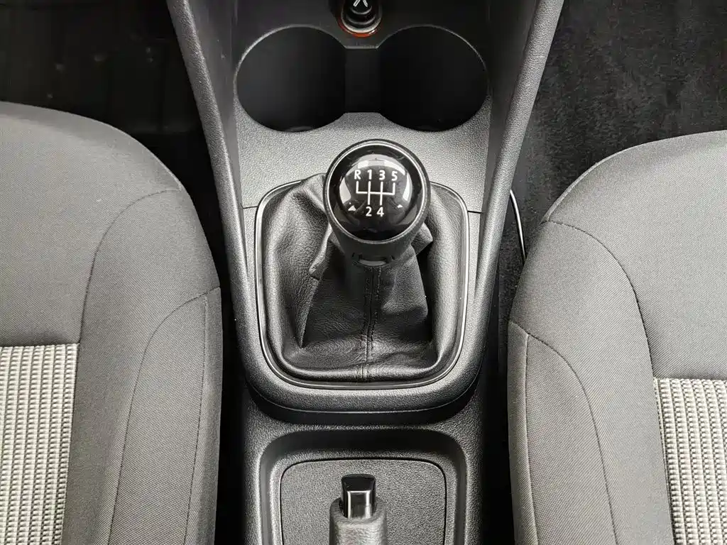 Volkswagen Polo 2015 — фото 13