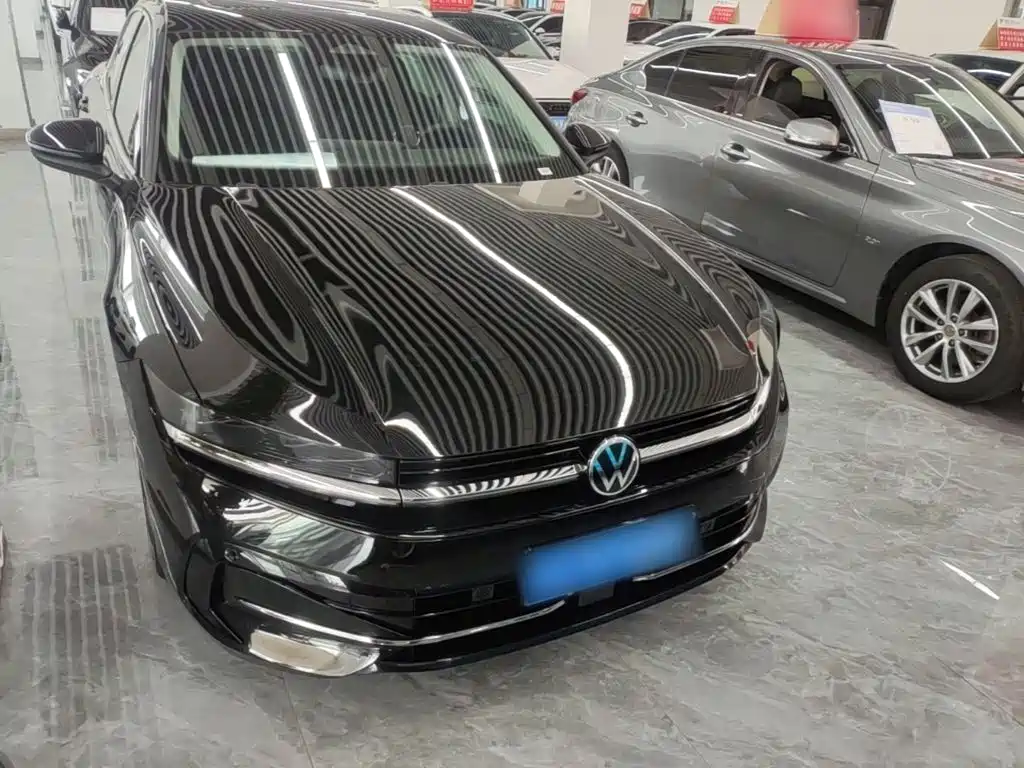Volkswagen Magotan 2025