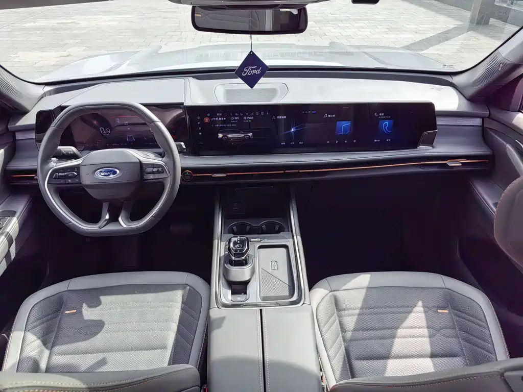 Ford Edge 2023 — фото 18