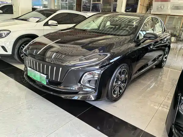 Hongqi E-QM5 2024