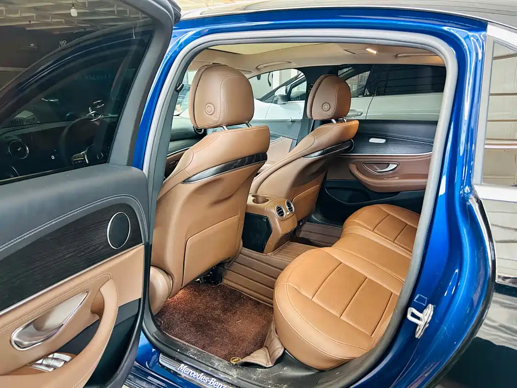 Mercedes-Benz E-Class 2019 — фото 9
