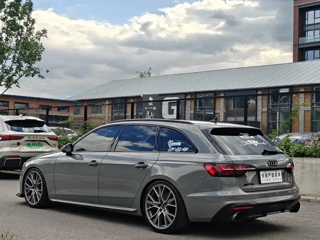 Audi A4 2022 — фото 30