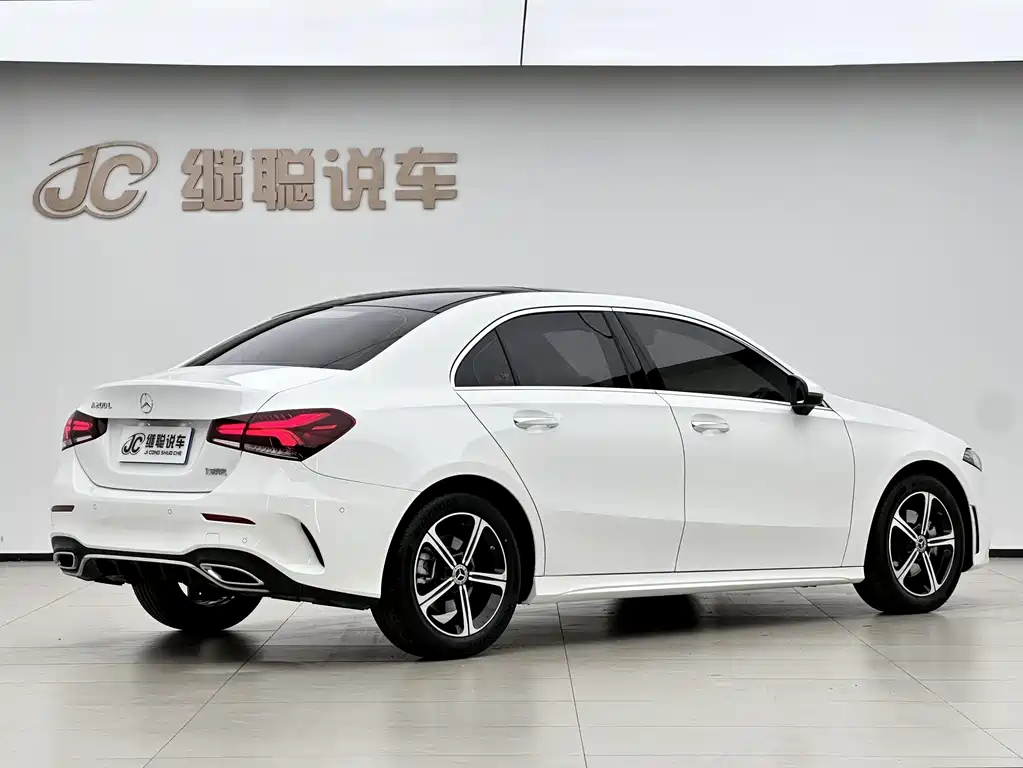 Mercedes-Benz A-Class 2023 — фото 5