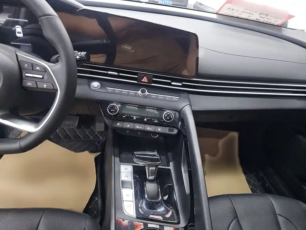 Hyundai Elantra 2025