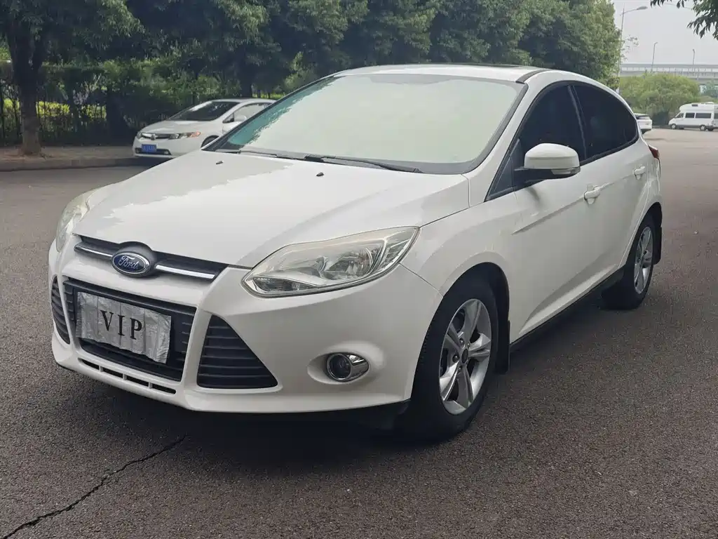 Ford Focus 2015 — фото 1