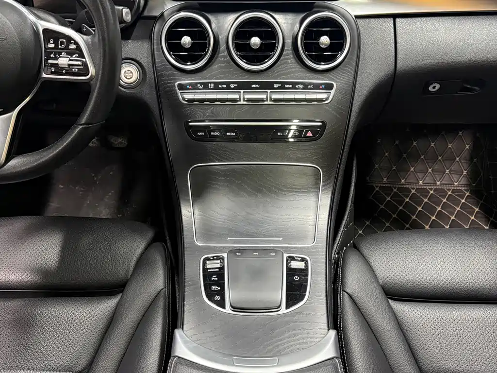 Mercedes-Benz C-Class 2019 — фото 12