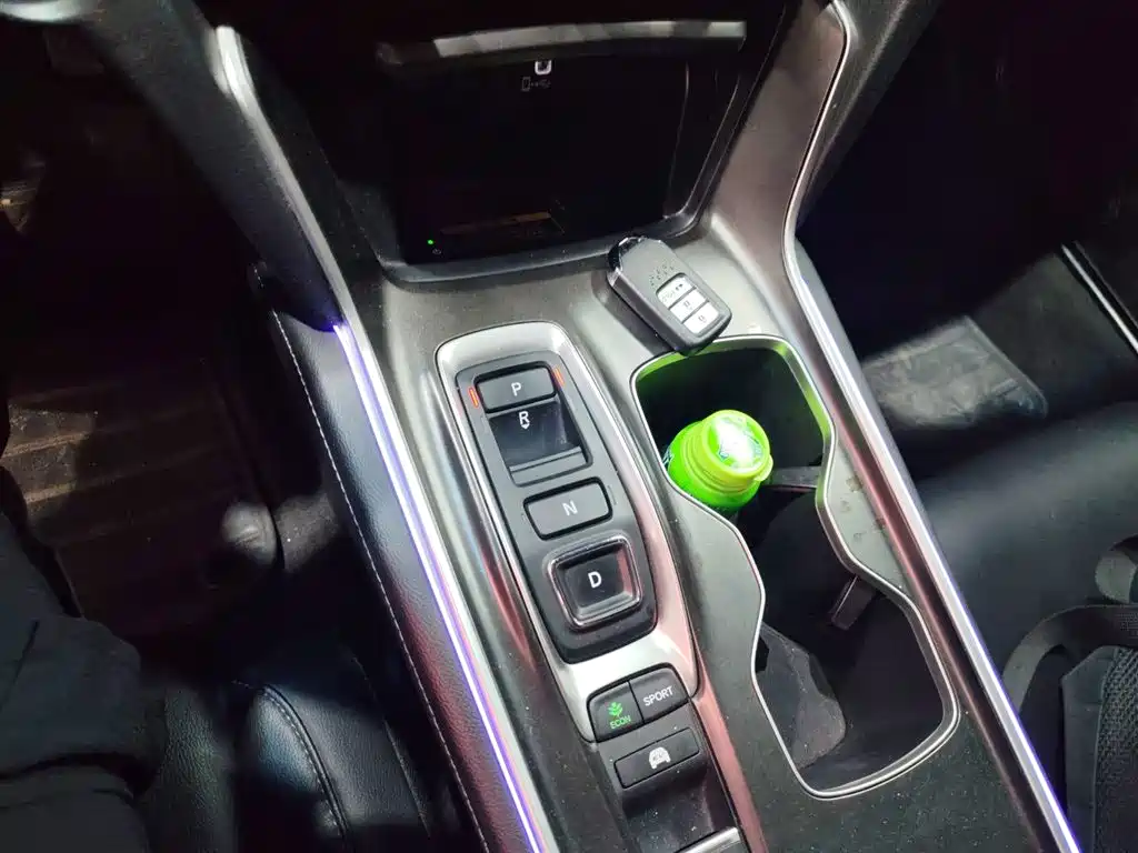 Honda Accord 2022 — фото 10