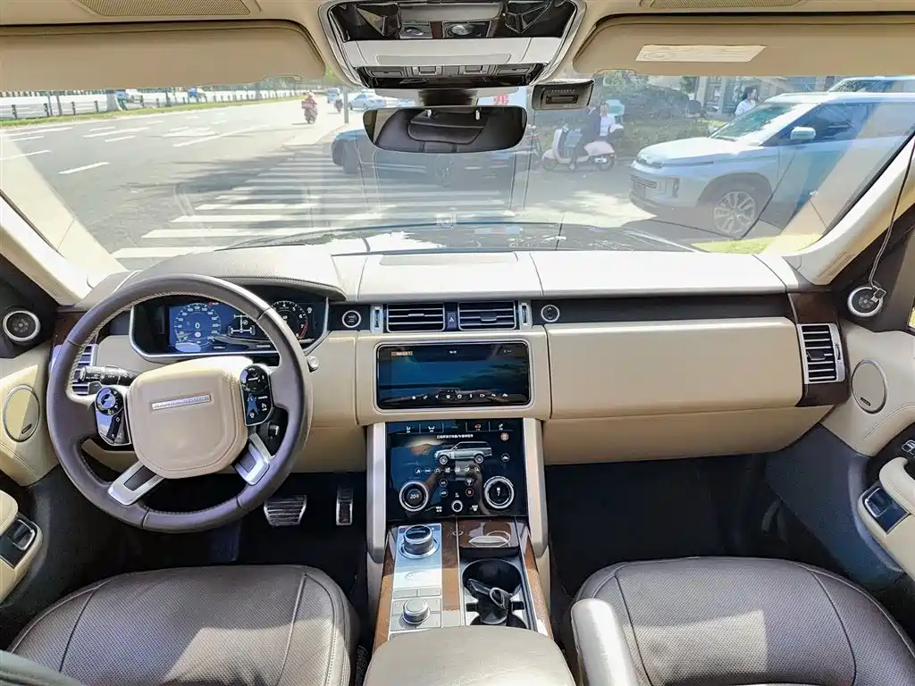 Land Rover Range Rover 2021 — фото 10