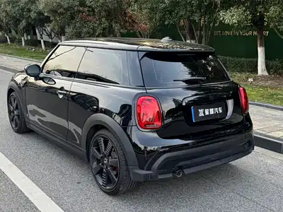 MINI MINI 2023