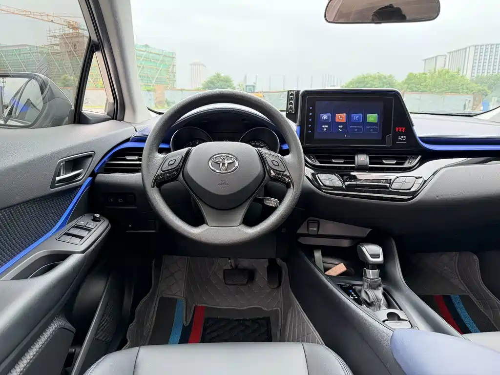 Toyota C-HR 2023 — фото 9