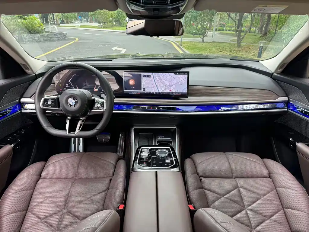 BMW 7 Series 2023 — фото 10