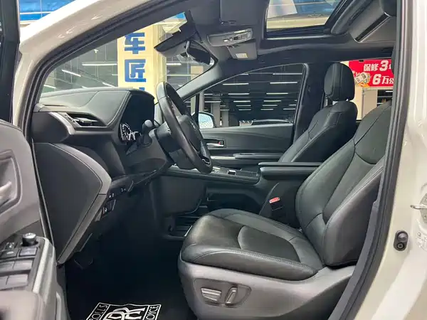 Toyota Sienna 2022