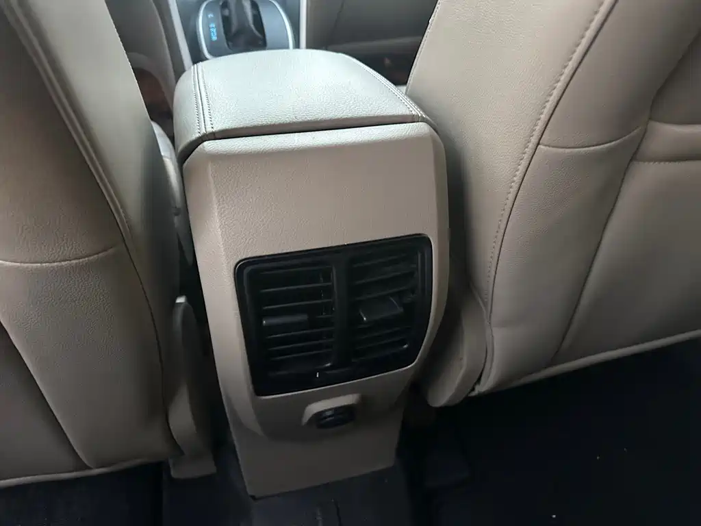 Ford Kuga 2015 — фото 9