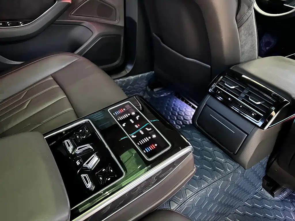 Audi A8 2020 — фото 15