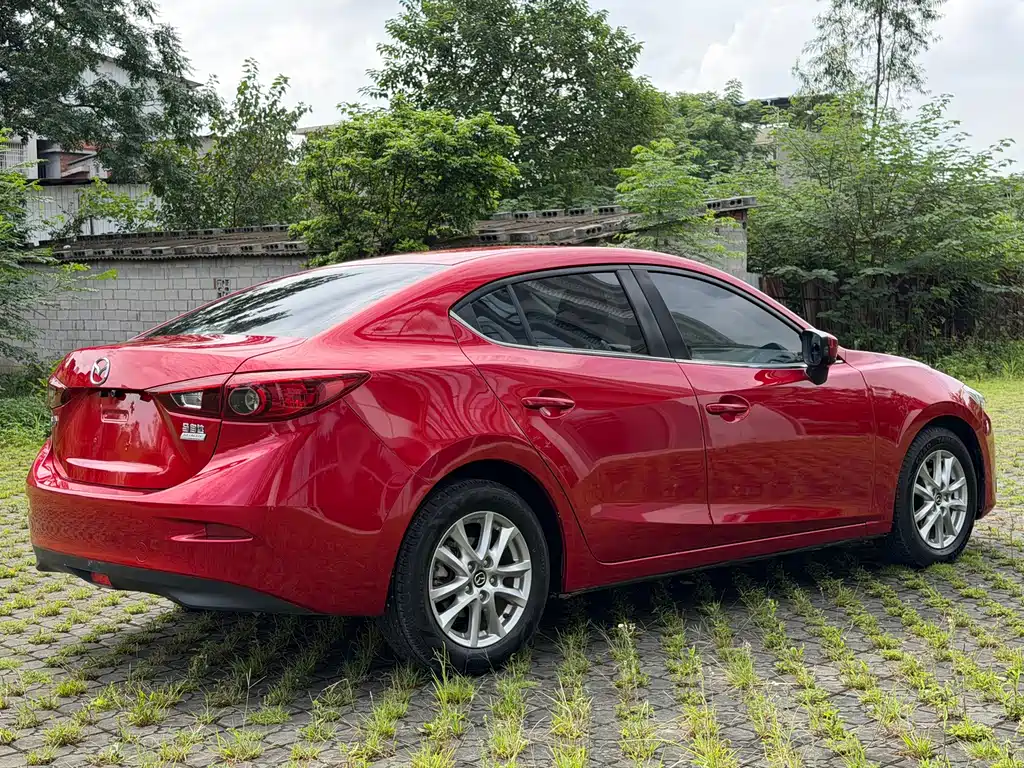 Mazda 3 Axela 2016