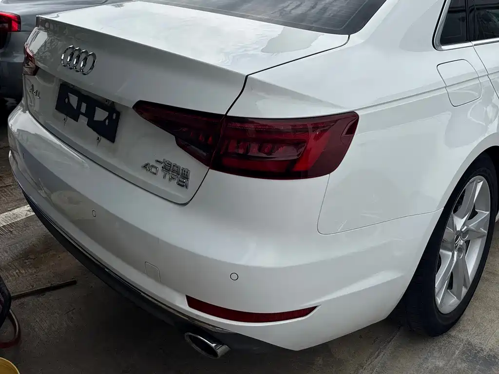 Audi A4L 2018 — фото 14