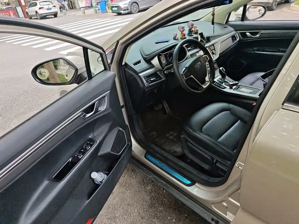 Geely Emgrand GS 2017 — фото 14