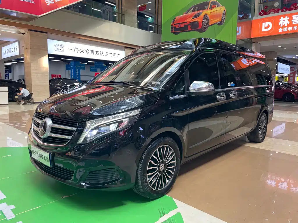 Mercedes-Benz V-Class 2018 — фото 1
