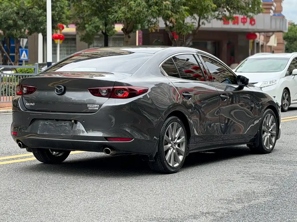 Mazda 3 Axela 2020 — фото 13