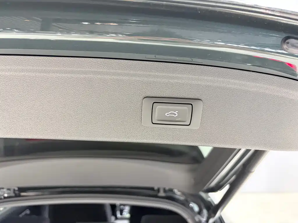 Audi A3 2023 — фото 18