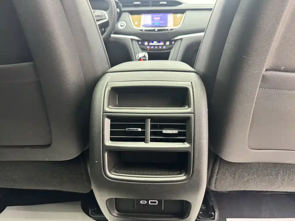 Cadillac XT5 2021 — фото 20
