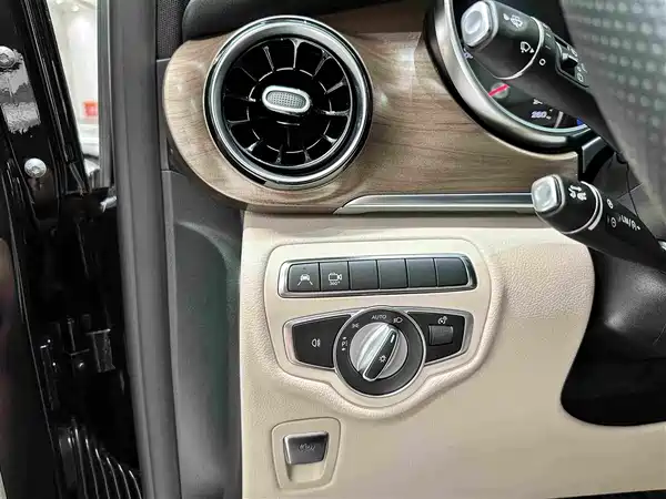 Mercedes-Benz V-Class 2023