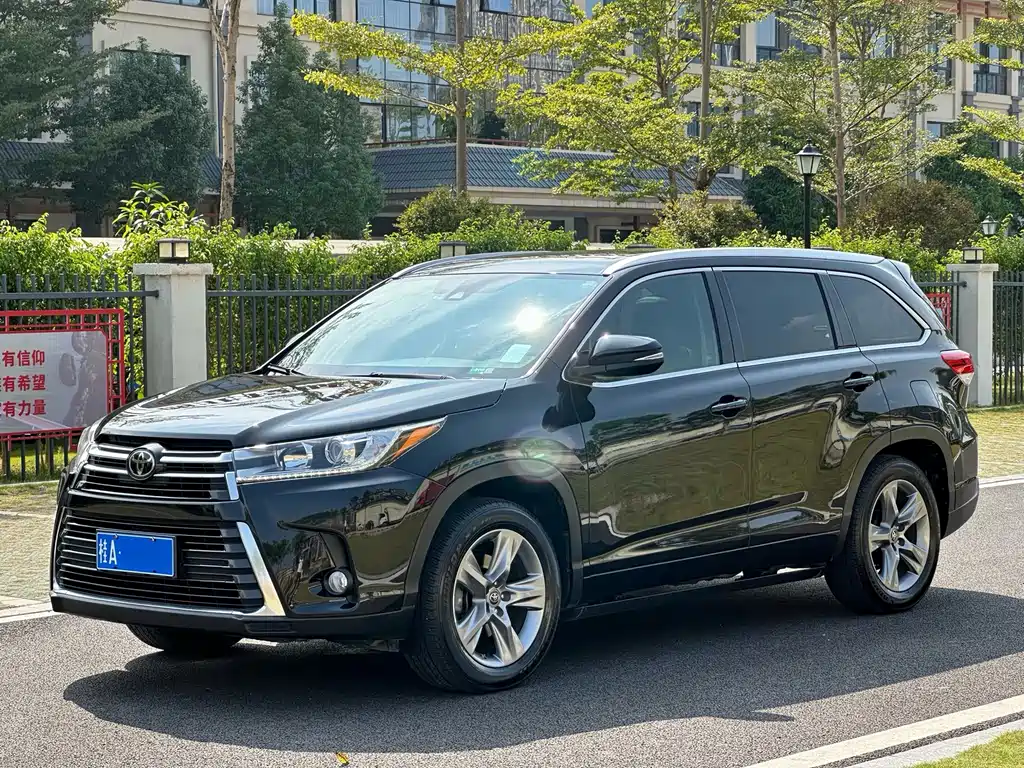 Toyota Highlander 2021