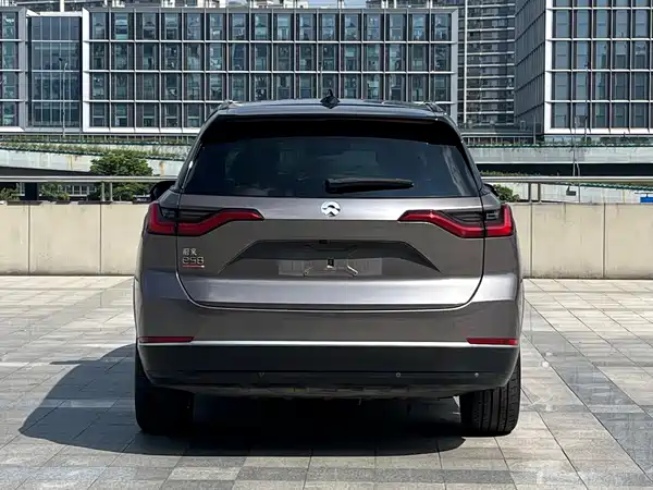 NIO ES8 2022