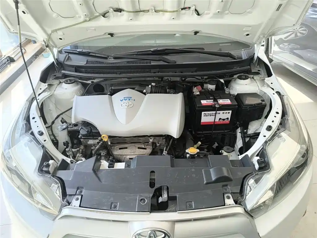 Toyota Yaris L 2015 — фото 20