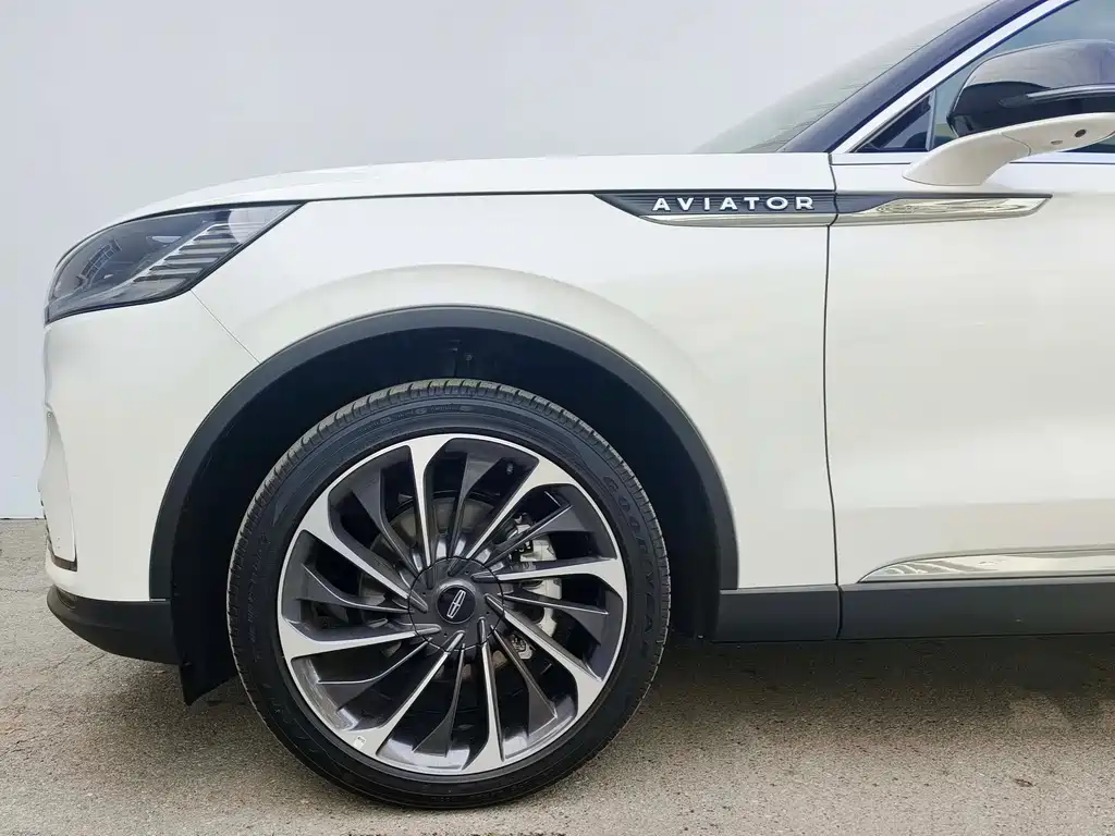 Lincoln Aviator 2026 — фото 11