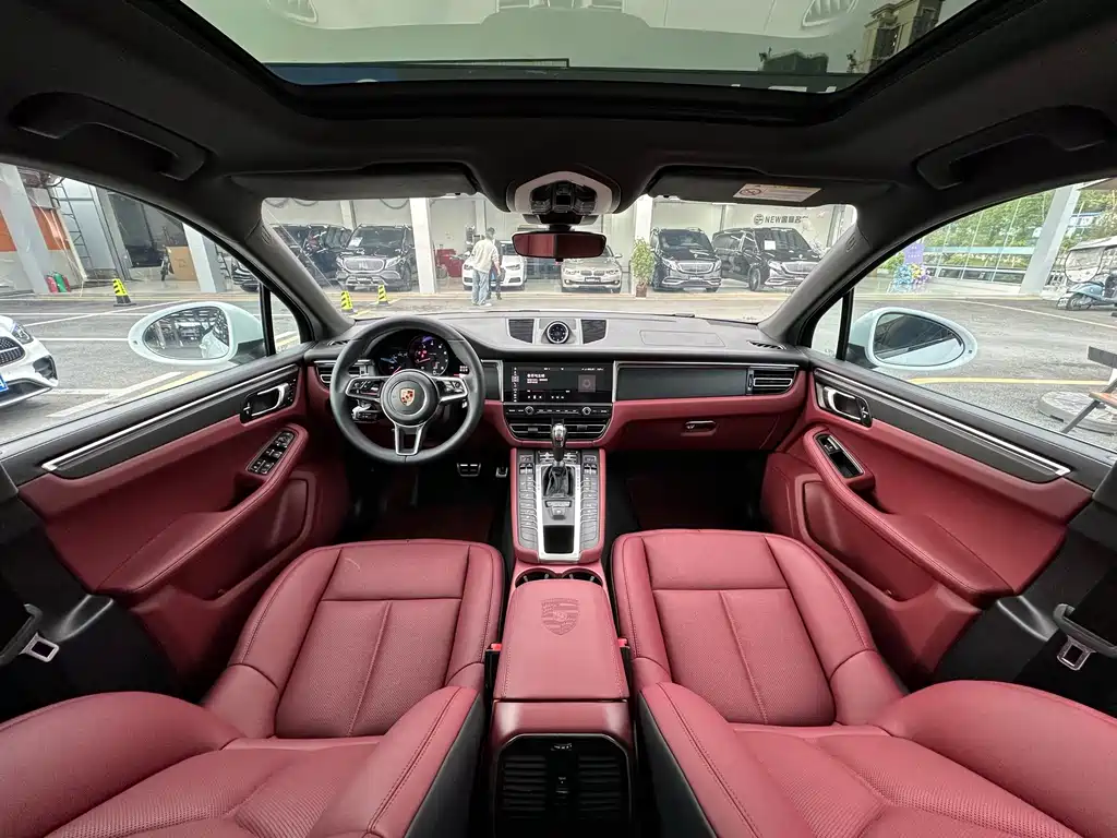 Porsche Macan 2019 — фото 11