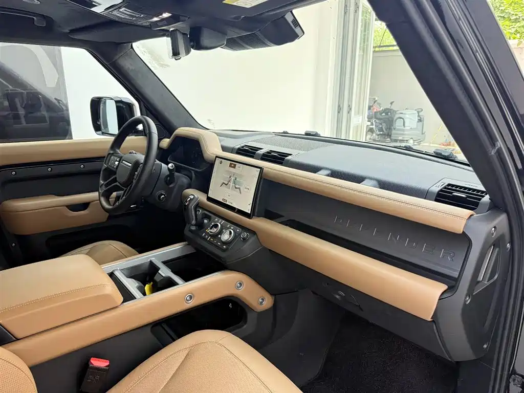 Land Rover Defender 2025 — фото 11